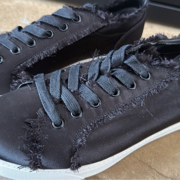 Libby Edelman Black Sneakers with White Sole - Picture 8 of 8